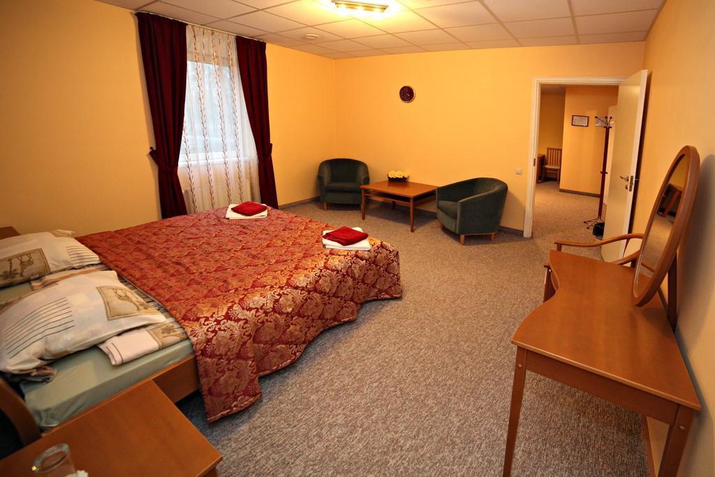 Hotel Zemgale à Jelgava Chambre photo