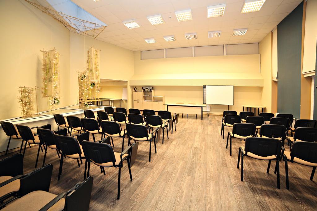 Hotel Zemgale à Jelgava Extérieur photo