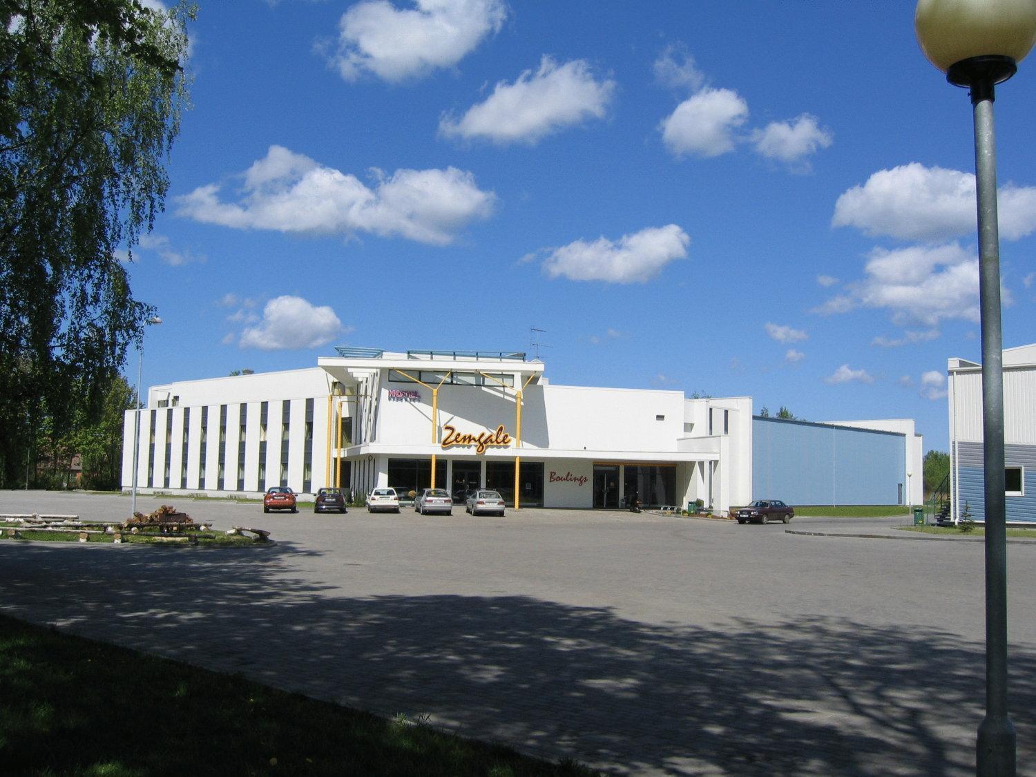 Hotel Zemgale à Jelgava Extérieur photo